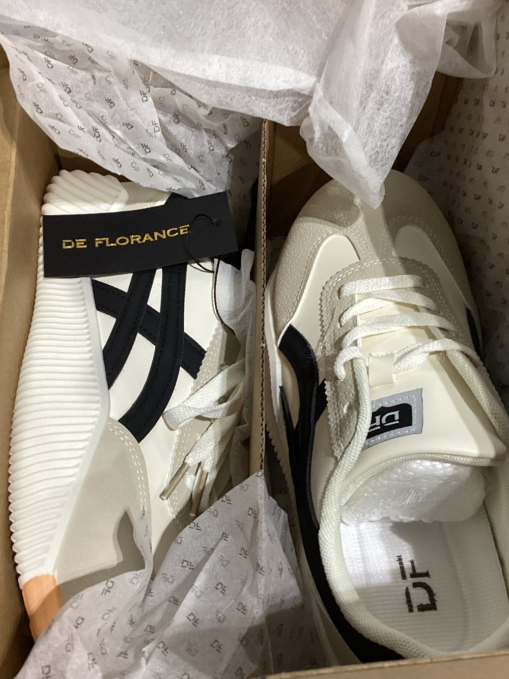 De Florance Women's Cream & Black Athletic Sneakers